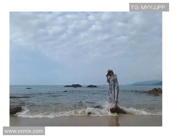 魅力沙滩风尚：畅享泳装时光