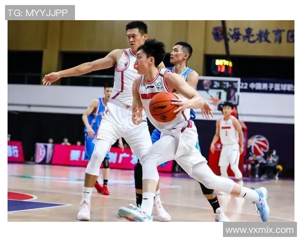 广州足球队以66分领跑杯赛积分榜展现强劲实力和夺冠希望