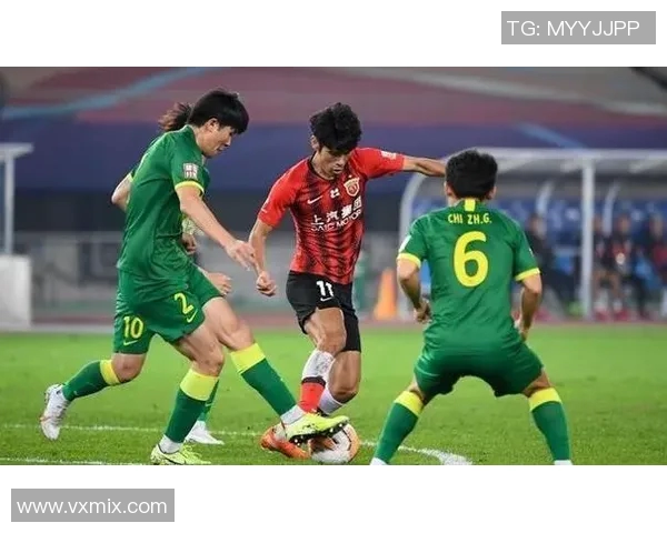 重庆足球队战术之争引发球迷热议战术调整是否能改变球队命运