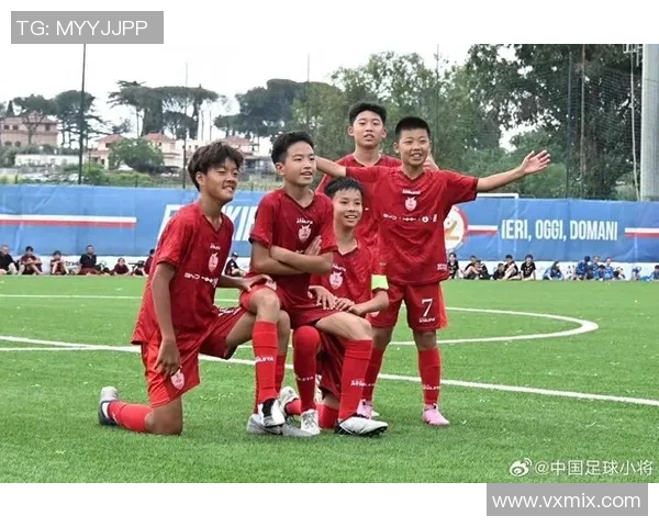 中国足球明星风采对比图揭示不同年代球员的风格与成就